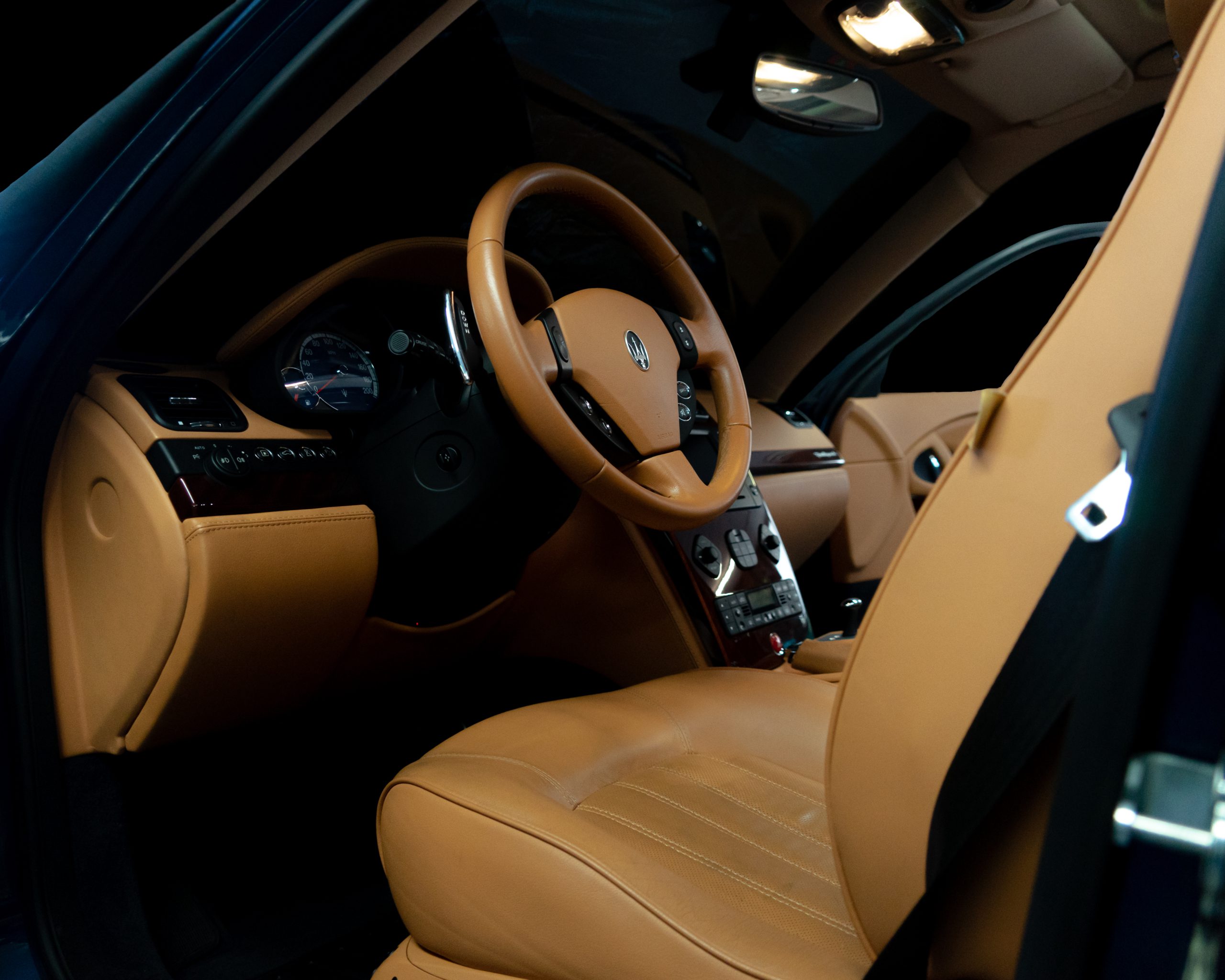 Restauriertes Maserati Interieur in Leder
